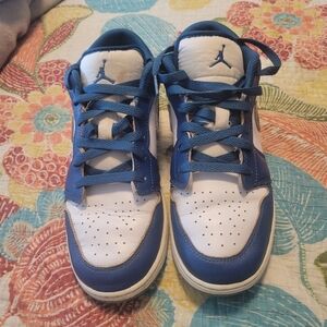 NIKE AIR JORDANS 1 LOW SNEAKERS